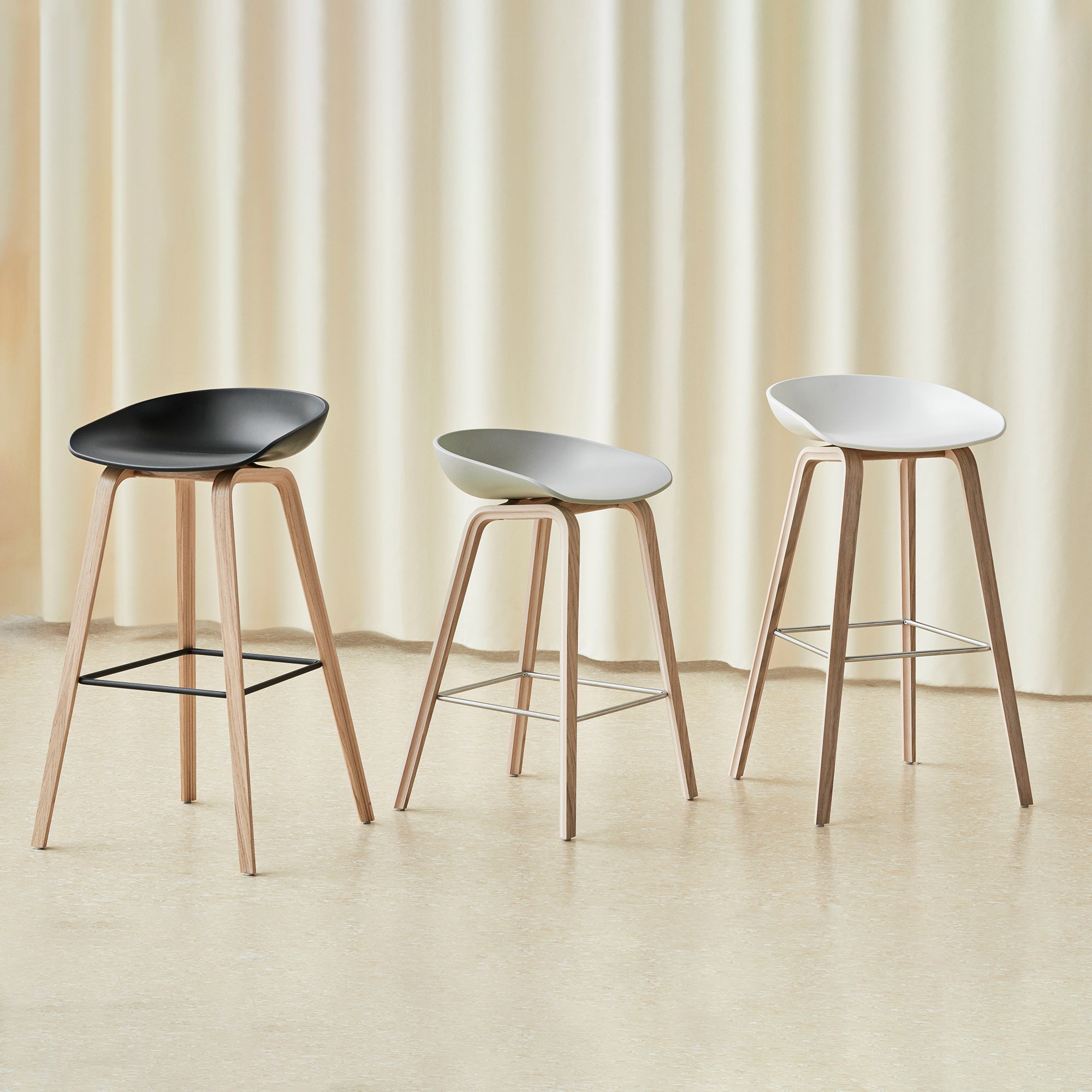 About A Stool AAS 32