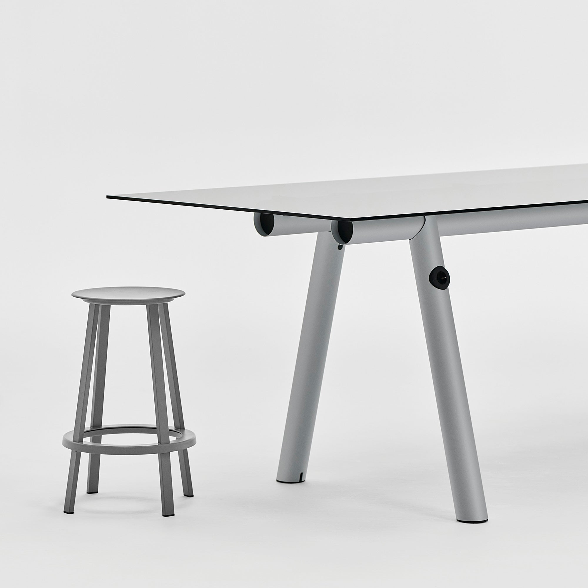 Revolver Bar Stool