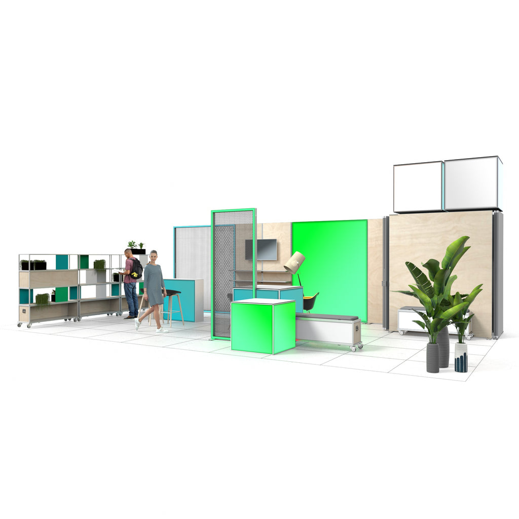 Modularer Messestand von Morris mit farbigen Akzenten: LED-Leuchtboxen, dekorative Pflanzen und multifunktionale Rollregale. Moderne, offene Gestaltung für ein ansprechendes Messeerlebnis.
